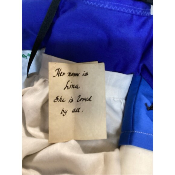 Faceless Handmade Amish Dolls Man & Woman in Traditional Amish Blue & Black - Picture 10 of 14